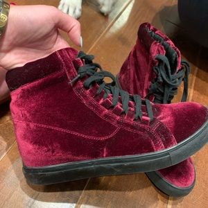 Velvet wedge sneakers